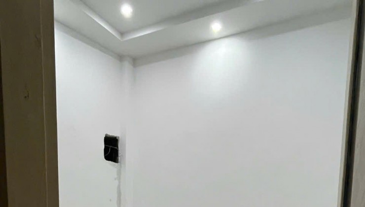Cho thuê nhà nguyên căn ngõ Bạch Mai Hai Bà Trưng,  40m x3 tầng 1 tum .3 ngủ.
11 Triệu